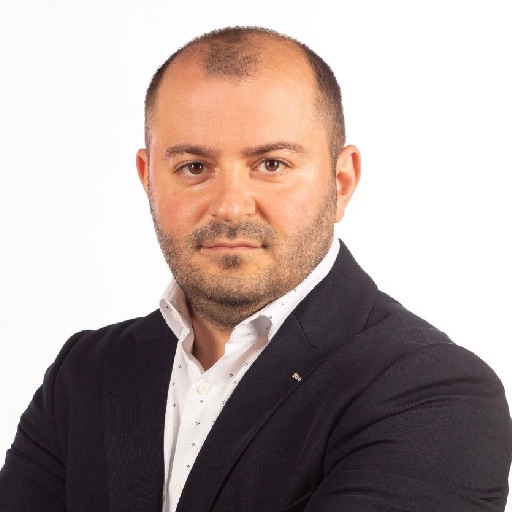 Fotografie Baciu-Cezar MÎŢĂ